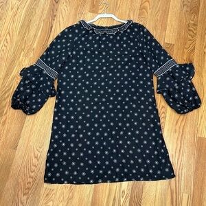 Max Studio Black White Snowflake Ruffle Long Sleeves Tunic Shift Dress